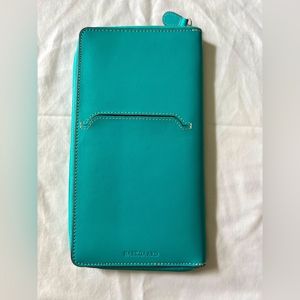 BAEKGAARD Turquoise Leather Zip Round Passport Travel Wallet EUC.